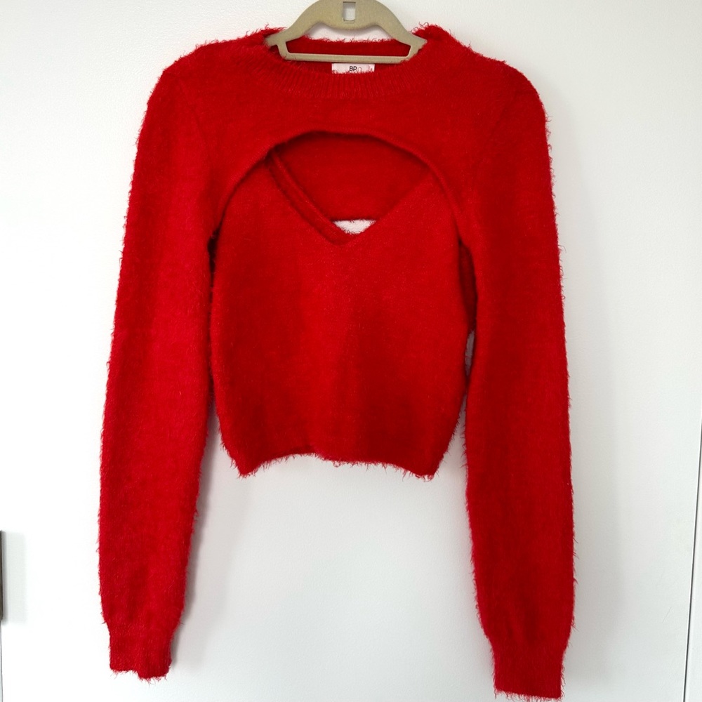 BP FUZZY SWEATER